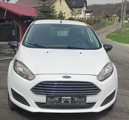 Ford Fiesta cena 32500 przebieg: 134000, rok produkcji 2015 z Brzozów małe 631